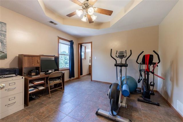 17807 157th Terrace, Basehor, KS 66007