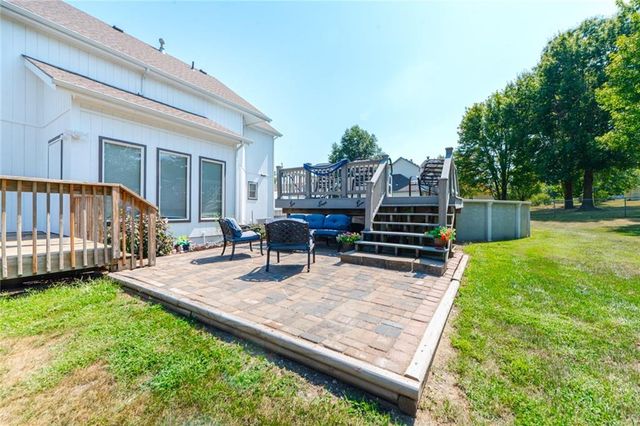17807 157th Terrace, Basehor, KS 66007