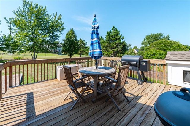 17807 157th Terrace, Basehor, KS 66007