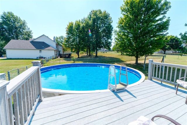 17807 157th Terrace, Basehor, KS 66007