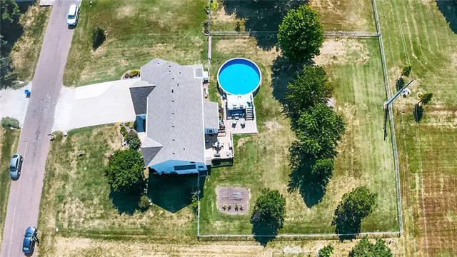 17807 157th Terrace, Basehor, KS 66007