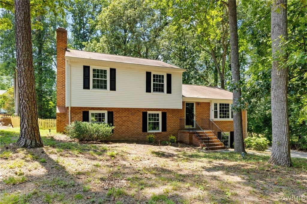 7335 Lee Davis Rd, Mechanicsville, VA 23111