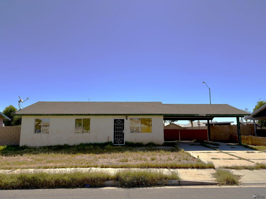 2125 S 40 DR, Yuma, AZ 85364