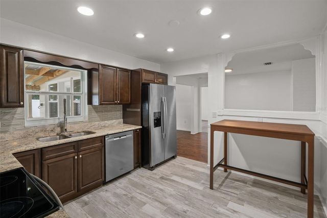 2037 67TH AVENUE S, St Petersburg, FL 33712