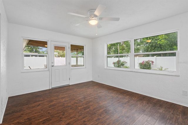 2037 67TH AVENUE S, St Petersburg, FL 33712