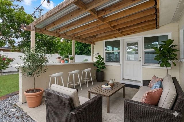 2037 67TH AVENUE S, St Petersburg, FL 33712