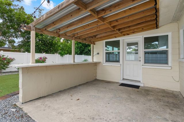 2037 67TH AVENUE S, St Petersburg, FL 33712
