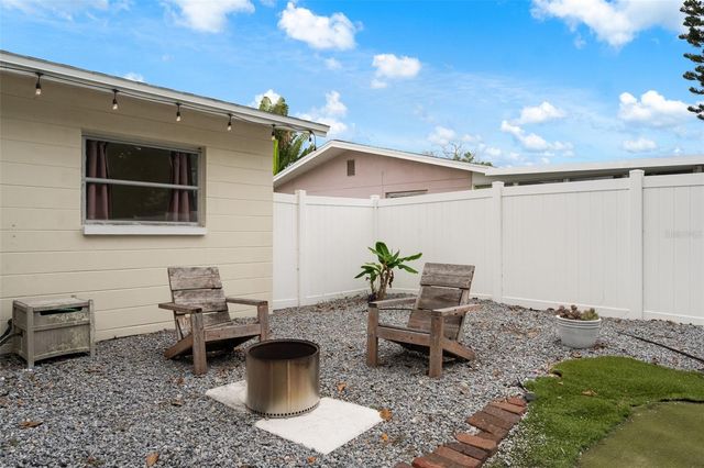 2037 67TH AVENUE S, St Petersburg, FL 33712