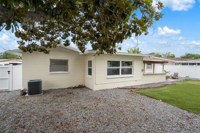 2037 67TH AVENUE S, St Petersburg, FL 33712