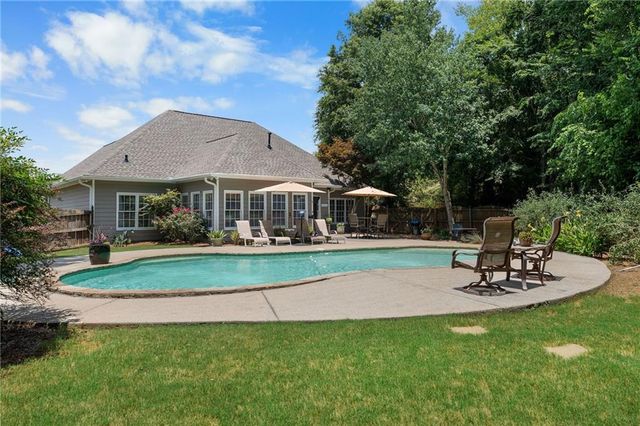 28 Priory Club Drive NW, Cartersville, GA 30120