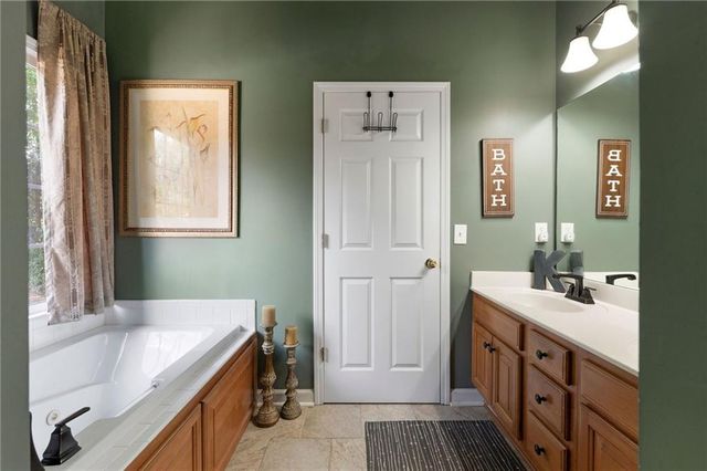 28 Priory Club Drive NW, Cartersville, GA 30120