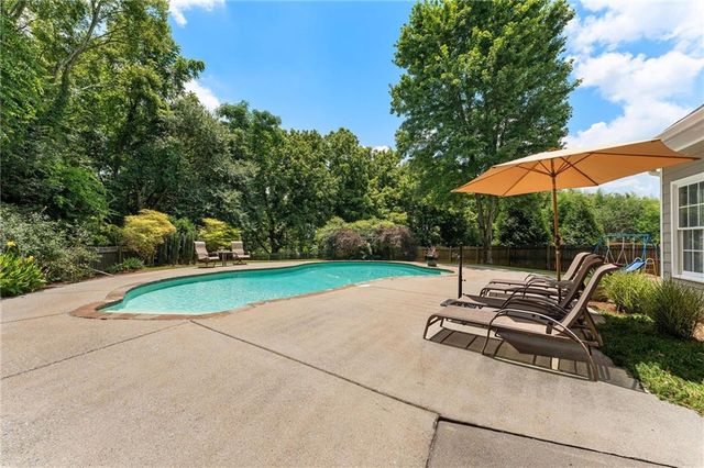 28 Priory Club Drive NW, Cartersville, GA 30120