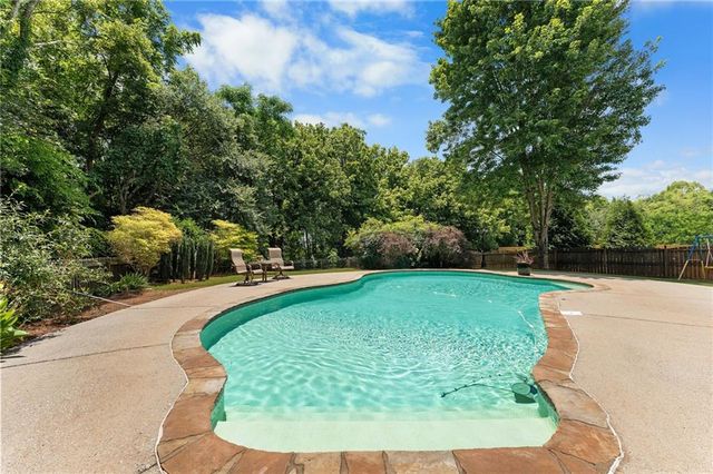 28 Priory Club Drive NW, Cartersville, GA 30120