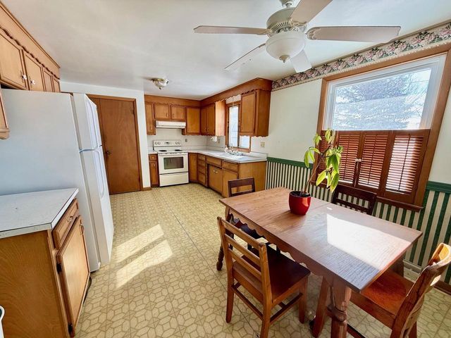 826 VIRGINIA DRIVE, De Pere, WI 54115