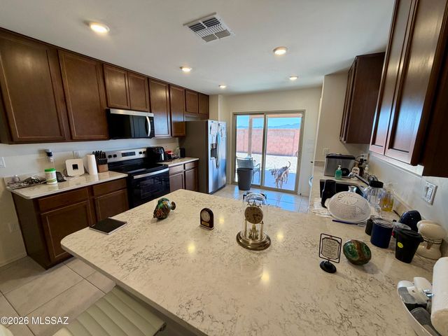 11984 E Chamrod Drive, Vail, AZ 85641