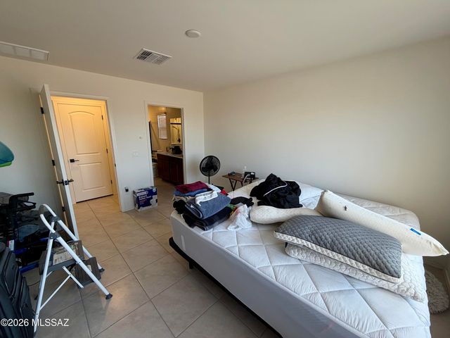 11984 E Chamrod Drive, Vail, AZ 85641
