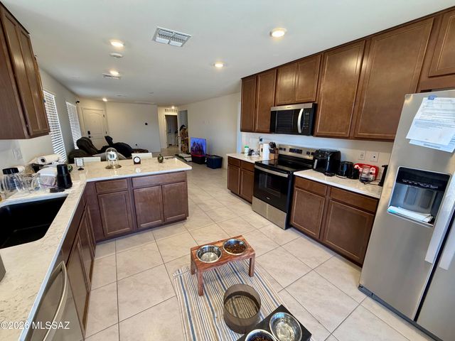 11984 E Chamrod Drive, Vail, AZ 85641