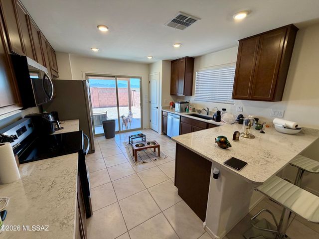 11984 E Chamrod Drive, Vail, AZ 85641