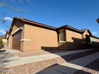 11984 E Chamrod Drive, Vail, AZ 85641