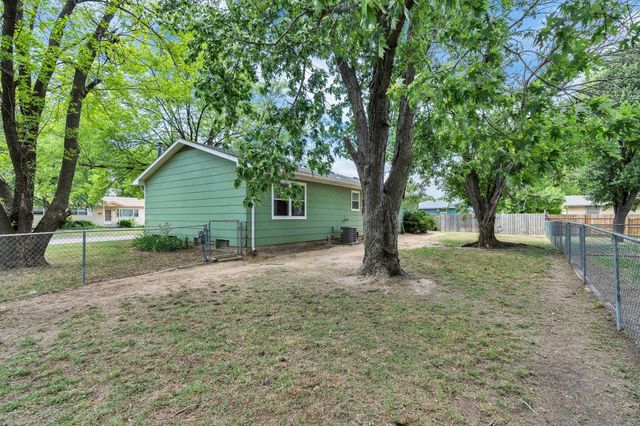 2902 W 30th St S, Wichita, KS 67217