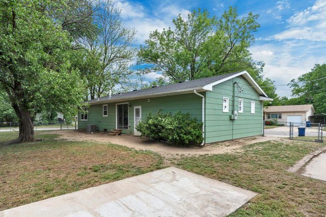 2902 W 30th St S, Wichita, KS 67217
