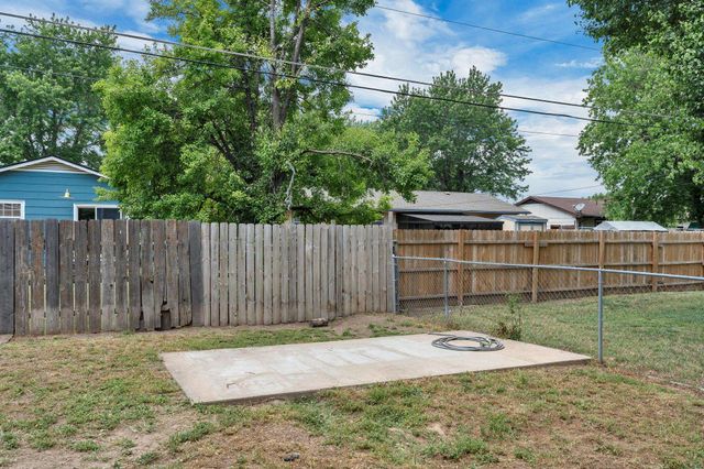 2902 W 30th St S, Wichita, KS 67217