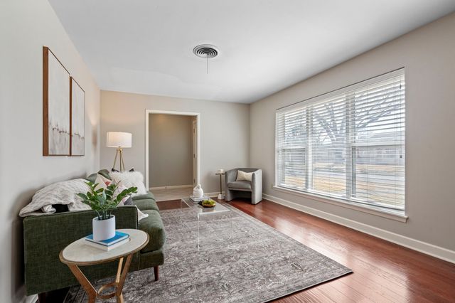 10631 Larchfield Lane, Dallas, TX 75238