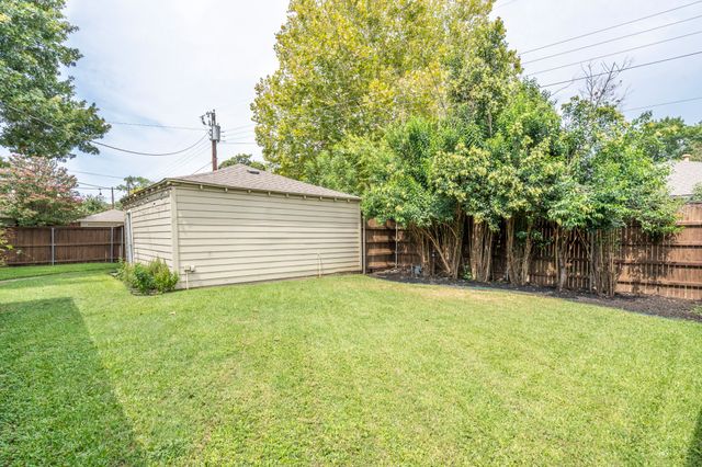 10631 Larchfield Lane, Dallas, TX 75238