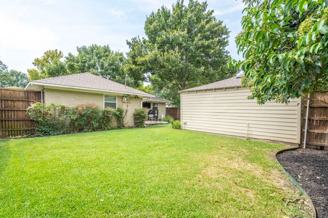 10631 Larchfield Lane, Dallas, TX 75238