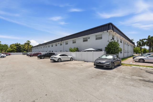 1470 N Dixie Highway 43, Fort Lauderdale, FL 33304