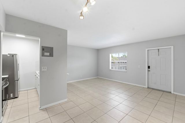 1470 N Dixie Highway 43, Fort Lauderdale, FL 33304