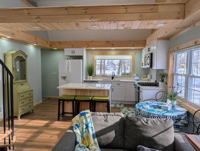 9140 Beech Street, Lake, MI 48632