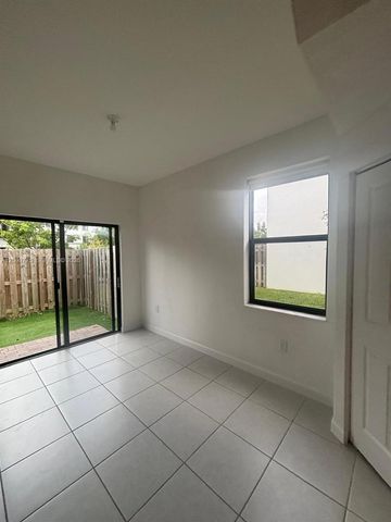 20964 NE 8th Ave, Miami, FL 33179