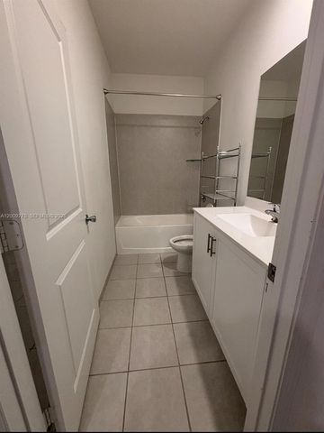 20964 NE 8th Ave, Miami, FL 33179