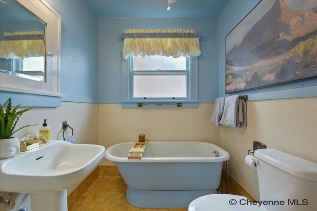 3422 WARREN AVE, Cheyenne, WY 82001