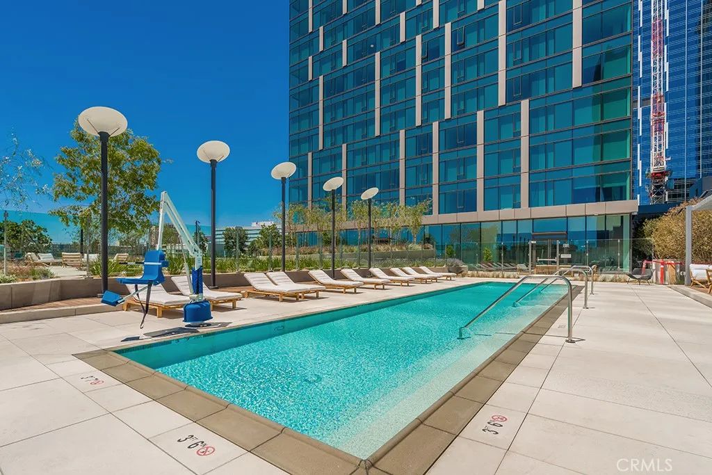 889 Francisco Street 1909, Los Angeles, CA 90017