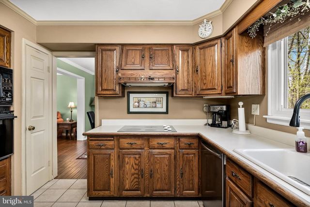 725 CORNWALLIS DR, Mount Laurel, NJ 08054