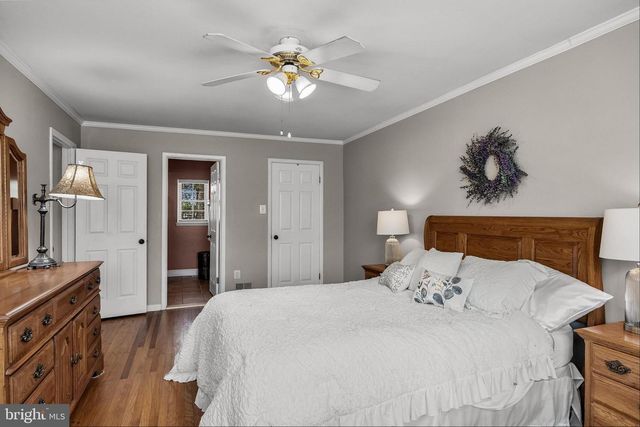 725 CORNWALLIS DR, Mount Laurel, NJ 08054