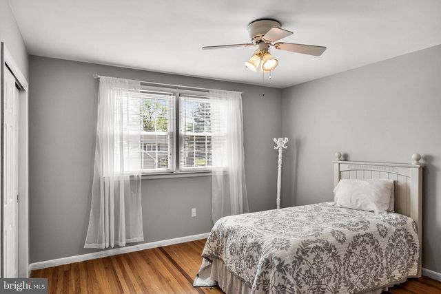 725 CORNWALLIS DR, Mount Laurel, NJ 08054