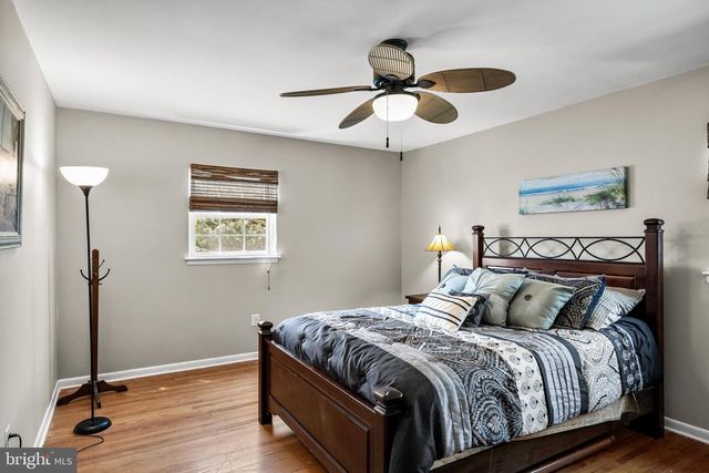 725 CORNWALLIS DR, Mount Laurel, NJ 08054