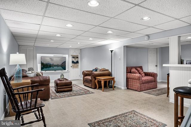 725 CORNWALLIS DR, Mount Laurel, NJ 08054