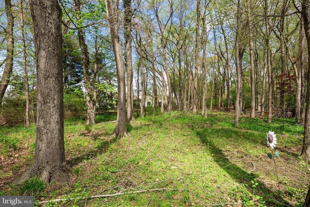 725 CORNWALLIS DR, Mount Laurel, NJ 08054