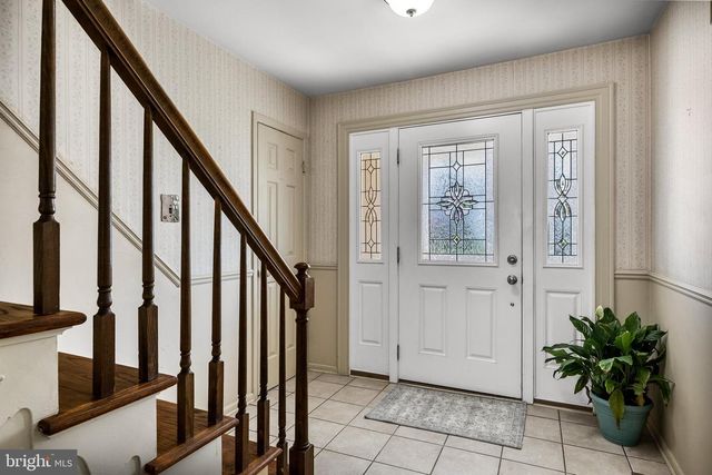 725 CORNWALLIS DR, Mount Laurel, NJ 08054