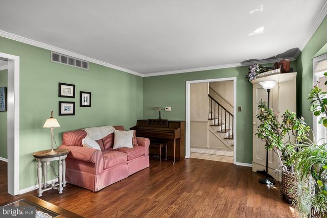 725 CORNWALLIS DR, Mount Laurel, NJ 08054