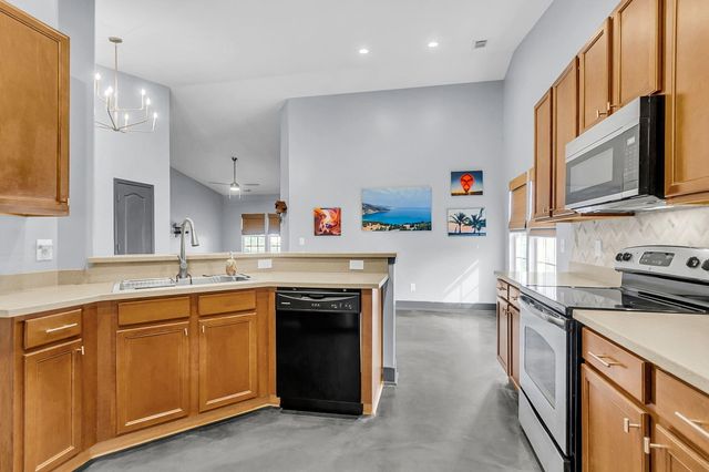 102 Worthington Drive, Moncks Corner, SC 29461