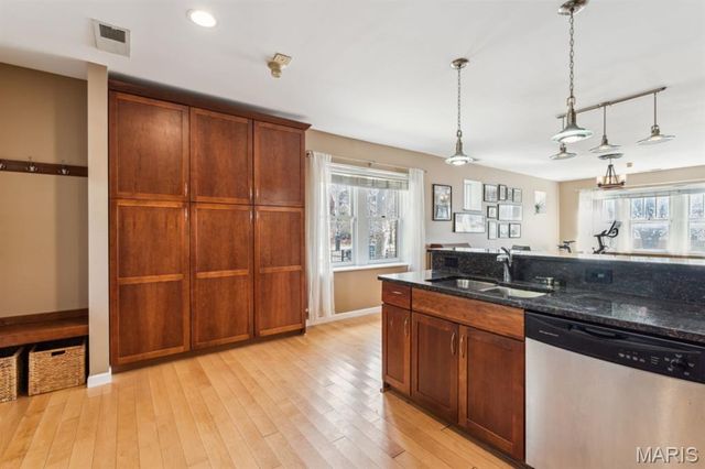377 N Boyle Avenue A, St Louis, MO 63108