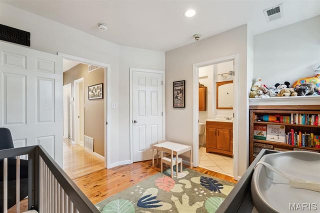 377 N Boyle Avenue A, St Louis, MO 63108