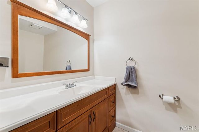 377 N Boyle Avenue A, St Louis, MO 63108