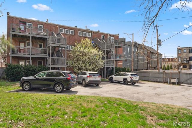 377 N Boyle Avenue A, St Louis, MO 63108