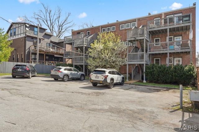 377 N Boyle Avenue A, St Louis, MO 63108